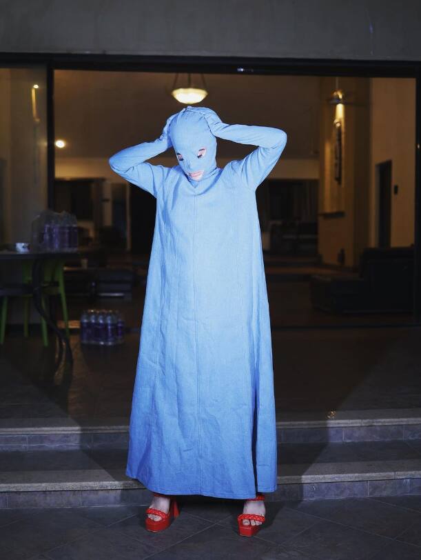 हटके लुकमुळे नेहमीच चर्चेत असणारी उर्फी आपल्या जादूच्या लुकमुळे नेटकरी हैराण झाले आहेत.