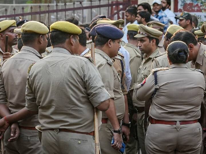 Gangster Sanjeev Jeeva Murder Case Lucknow court Seven policemen suspended ANN Gangster Sanjeev Jeeva: गैंगस्टर संजीव जीवा की हत्या मामले में एक्शन, कोर्ट की सुरक्षा में तैनात सात पुलिसकर्मी निलंबित