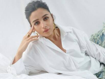alia bhat gets trolled for her comments on gender equality Alia Bhat: ”பெண்கள் தங்களது குடும்பத்திற்காக முன்னேற வேண்டும்” - விமர்சனத்திற்குள்ளாகும் ஆலியா பட் பேச்சு