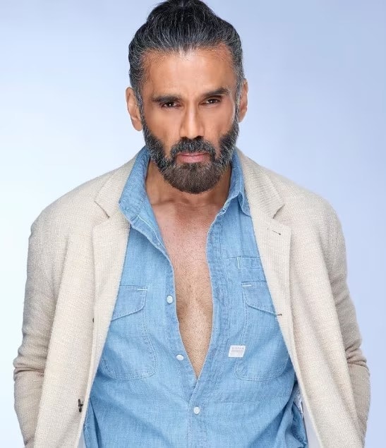 सकाळी 5 वाजता उठल्यानंतर तो आधी अंघोळ वगैरे करतो आणि मग जिममध्ये जाऊन व्यायाम करतो. त्याने सांगितले की, तो व्यायामशाळेत मोबाईल वापरत नाही. कारण  ही वेळ त्याच्यासाठी खूप महत्त्वाची असते.