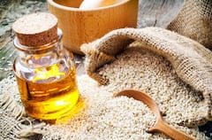 Make Eyebrow thick: भुवया दाट करण्यासाठी करा 'हे' सोपे उपाय; सौंदर्य देखील वाढेल