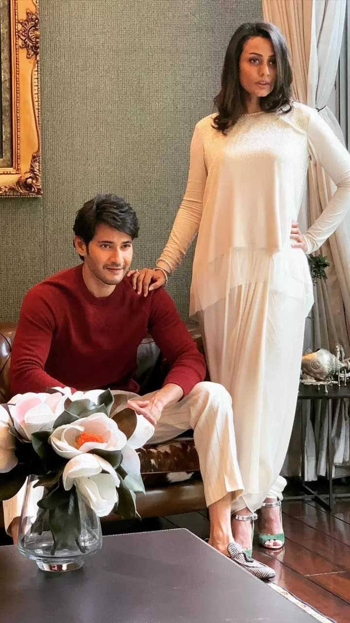 एक्ट्रेस सोशल मीडिया पर भी काफी एक्टिव हैं जहां वो अक्सर अपनी फैमिली फोटोज फैंस के साथ शेयर करती रहती हैं.