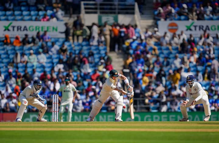 भारताविरोधात जो रुट आणि स्मिथ यांनी प्रत्येकी नऊ नऊ शतके झळकावली आहेत. रिकी पाँटिंग, गॅरी सोबर्स आणि विव रिचर्ड्स यांनी भारताविरोधात प्रत्येकी आठ आठ शतके झळकावली आहेत.