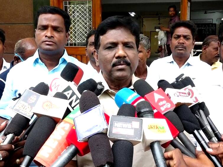 The problem comes from not setting up trustee committees in temples MP Ravikumar TNN கோவில்களில் அறங்காவலர் குழுக்களை அமைக்காததால் தான் பட்டியலின மக்கள் செல்லமுடியாமல் பிரச்னை வருகிறது - எம்பி ரவிக்குமார்
