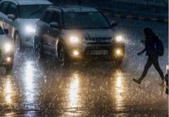 Monsoon Special Bollywood Song: टीप टीप बरसा पानी ते प्यार हुआ इकरार हुआ; पावसाळ्यात 'ही' गाणी नक्की ऐका