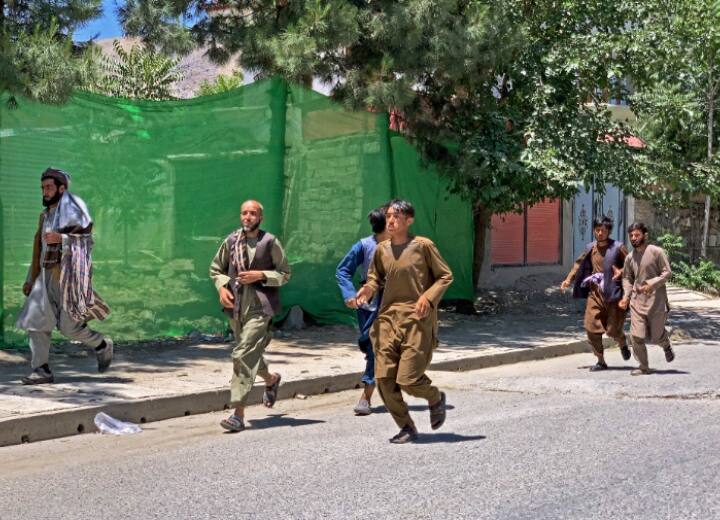 Blast in Afghanistan At Funeral Of Assassinated Afghan Governor Kills 15, Over 50 Injured Afghanistan Blast: अफगानिस्तान के बदख़्शान प्रांत के गवर्नर के जनाजे के दौरान आत्मघाती हमला, 15 लोगों की मौत