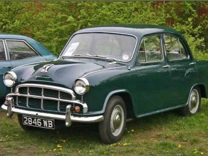 ਇਸ ਸੂਚੀ 'ਚ ਪਹਿਲਾ ਨਾਂ ਭਾਰਤ ਦੀ ਮਸ਼ਹੂਰ ਕਾਰ ਹਿੰਦੁਸਤਾਨ ਅੰਬੈਸਡਰ ਦਾ ਹੈ। ਇਹ ਕਾਰ ਭਾਰਤੀ ਫੌਜ ਦੇ ਫਲੀਟ ਵਿੱਚ ਕੰਮ ਕਰ ਚੁੱਕੀ ਹੈ। ਹਾਲਾਂਕਿ ਇਹ ਗੈਰ-ਲੜਾਈ ਸੇਵਾਵਾਂ ਵਿੱਚ ਸਟਾਫ ਦੀ ਡਿਊਟੀ ਲਈ ਵਰਤਿਆ ਜਾਂਦਾ ਸੀ। ਇਸ ਕਾਰ ਦਾ ਉਤਪਾਦਨ 2014 ਵਿੱਚ ਬੰਦ ਕਰ ਦਿੱਤਾ ਗਿਆ ਸੀ।