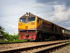 बालासोर ट्रेन हादसे में बर्बाद हो गईं 3 ट्रेनें, क्या आप जानते हैं एक ट्रेन को बनाने में कितना पैसा खर्च होता है?