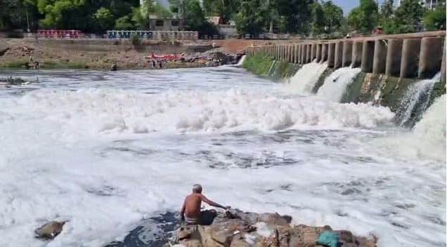 संत ज्ञानेश्वर महाराजांच्या पालखी प्रस्थानाला काहीच तास उरले आहेत.