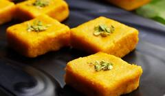 Mango Barfi: आंब्याच्या लस्सीपेक्षाही स्वादिष्ट आंब्याची बर्फी; एकदा नक्की बनवून पाहा, लहान मुलांनाही आवडेल