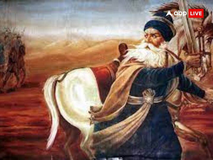 18 साल की उम्र में उनको अमृत छका और सिखों को सुरक्षित रखने की शपथ ली. एक बार युद्ध के चलते सिखों के दसवें गुरु, गुरु गोविंद सिंह जी ने गुरु ग्रंथ साहिब की जिम्मेदारी बाबा दीप सिंह को सौंपी.