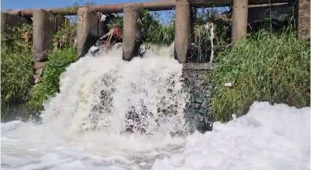 मात्र परिस्थिती जैसे थे असल्याने कारवाईचा हा फार्स होता हे पुन्हा एकदा स्पष्ट झालं आहे.