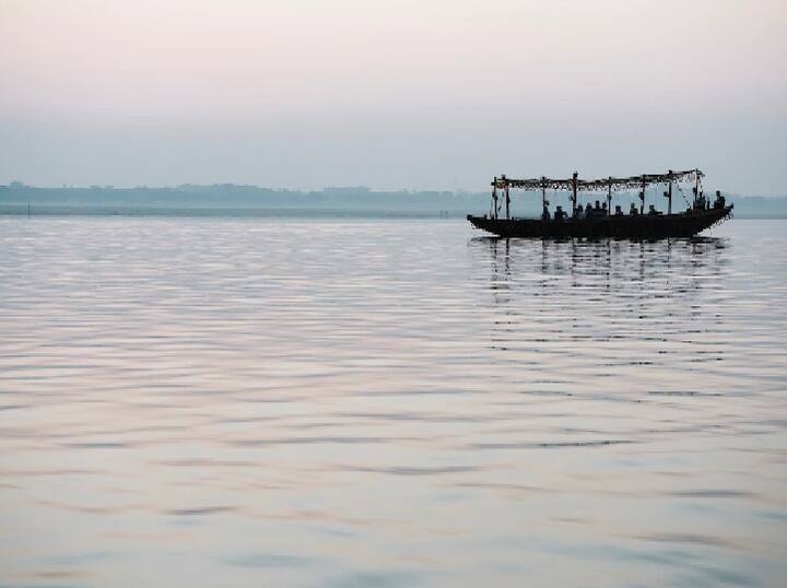 इस पैकेज में आपको ड्राईवर, टोल, पार्किंग आदि के लिए अलग से शुल्क नहीं देगा होगा. यह पैकेज कुल पांच दिन और चार रातों का है.
