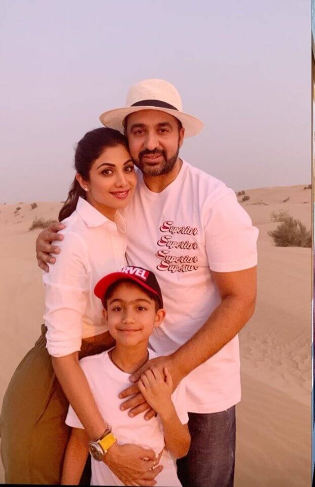 2009-ல் தொழிலதிபர் ராஜ் குந்த்ராவை மணந்து கொண்டார். இந்த ஜோடிக்கு விவான், சமீஷா என்ற இரு குழந்தைகள் உள்ளனர்.