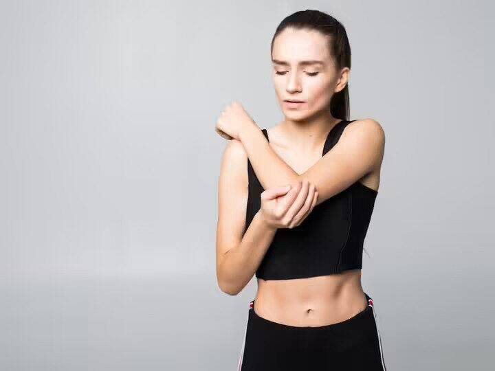 कोहनी पर जम गया है जिद्दी मैल और दिखने में लगता है भद्दा ? इस उपाय से मिल सकता है फौरन छुटकारा how to make elbows white or get rid of elbows blakness कोहनी पर जम गया है जिद्दी मैल और दिखने में लगता है भद्दा ? इस उपाय से मिल सकता है फौरन छुटकारा