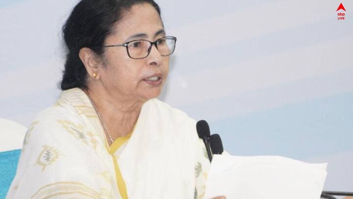 তিনি বলেন, এই কর্মসূচির মাধ্যমে আমার রাজ্যবাসীর সঙ্গে যোগাযোগ আরও সহ হয়ে উঠল। সরাসরি মুখ্যমন্ত্রী নামক এই কর্মসূচির মাধ্যমে আপনারা, আমার থেকে মাত্র একটি ফোনের দূরত্বে।'