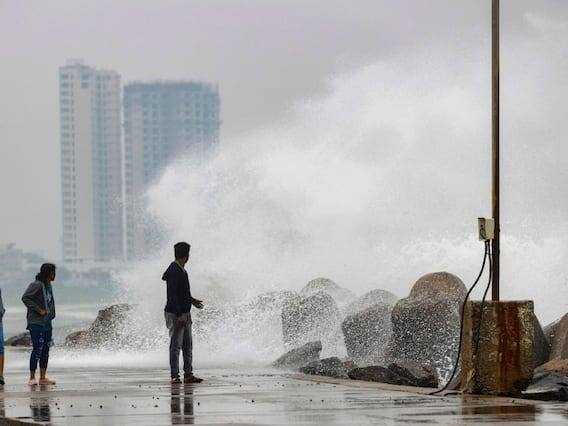 હવામાન વિભાગના જણાવ્યા અનુસાર, તે ઉત્તર તરફ આગળ વધીને ખૂબ જ તીવ્ર ચક્રવાતી વાવાઝોડામાં પરિવર્તિત થવાની ધારણા છે. આ પછી, તે આગામી ત્રણ દિવસમાં ઉત્તર-ઉત્તર પશ્ચિમ તરફ આગળ વધશે. જોકે, IMDએ હજુ સુધી ભારત, ઓમાન, ઈરાન અને પાકિસ્તાન સહિત અરબી સમુદ્રને અડીને આવેલા દેશો પર કોઈ મોટી અસરની આગાહી કરી નથી.