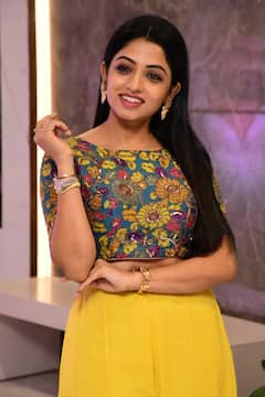 నవ్య స్వామి లేటెస్ట్ ఫోటోలు చూశారా - ఎంత అందంగా ఉందో!