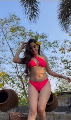 Urfi Javed Photo: બિકીનીમાં હોટ લાગે છે ઉર્ફી જાવેદ, જુઓ તસવીરો