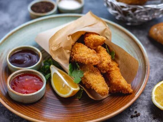 Crispy Fried Fish: दोपहर के खाने में बंगाली स्टाइल में बनाएं फ्राइ़ड फिश, सेहत के लिए भी है अच्छा