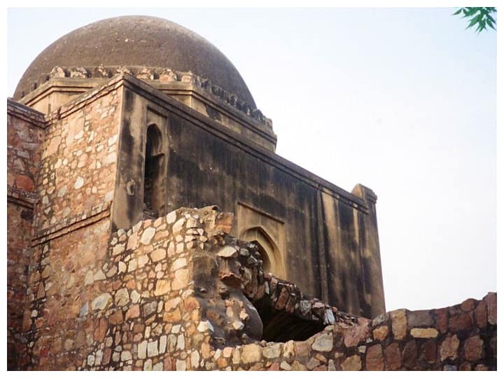 Khilji dynasty tunnel found during excavation in Delhi Siri Fort Museum ASI officials reveal details दिल्ली में खुदाई के दौरान मिली खिलजी वंश की सुरंग, ASI अधिकारियों ने दी ये जानकारी