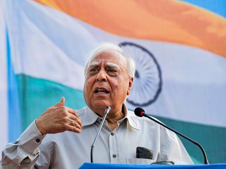 Kapil Sibal asks Amit Shah, Are you not worried for 41 people died in the custody of UP police? Kapil Sibal News: 'यूपी पुलिस की हिरासत में 41 लोगों की मौत', कपिल सिब्बल ने केंद्र से फिर पूछ लिया ये सवाल