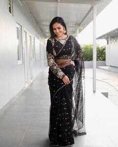 Sadaa: నల్ల చీరలో సదా - ఆమె అందానికి కుర్రాళ్లంతా ఫిదా!