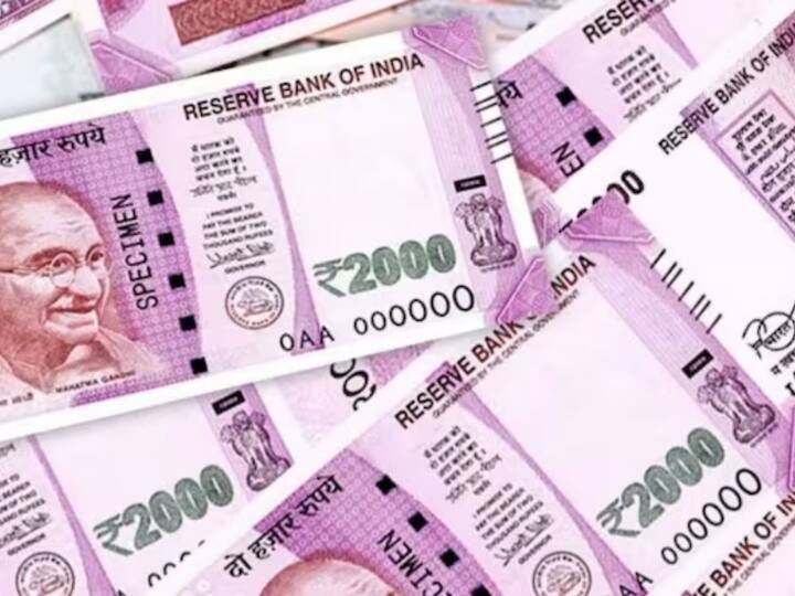 Half of total Rs 2,000 notes in circulation have come back to banks, said RBI ₹2,000 Notes: మార్కెట్‌ నుంచి సగం పింక్‌ నోట్లు మాయం, ₹500 నోట్లపై కీ అప్‌డేట్‌