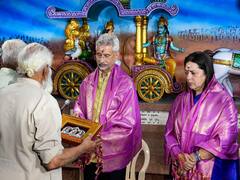 EAM S Jaishankar, Union Minister Meenakshi Lekhi Offer Prayers At Delhi's Sri Vinayak Mandir. In Pics