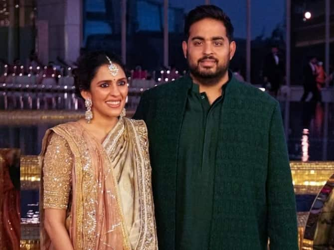 Shloka Mehta And Akash Ambani Announce Their Daughter Name Veda Akash Ambani       -         