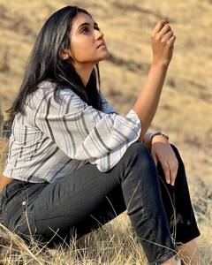 Rinku Rajguru : आर्चीचा सिंपल लूक भावतोय... रिंकू राजगुरूचे फोटो व्हायरल