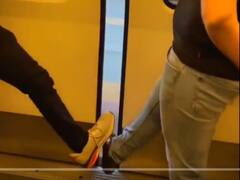 फिर वायरल हुआ दिल्ली मेट्रो में शरारत का नया वीडियो, DMRC ने कहा- 'कार्रवाई की जाएगी'