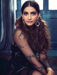 HBD Sonam Kapoor : ‘அந்த கங்கை ஆற்றில் ஒரு வண்ண பறவை மூழ்கியதே நீரோடு..’ சோனம் கபூருக்கு இன்று பிறந்தநாள்!