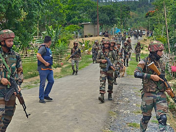 Manipur Violence Militants as Security Personnel Gun Down 3 people on the pretext of Search Operation Manipur Violence: मणिपुर में सुरक्षाकर्मियों के वेश में आए उग्रवादी, तलाशी अभियान के बहाने 3 लोगों को गोलियों से भूना