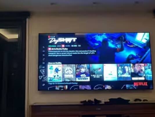 ਐਡਵਾਂਸਡ ਡਿਸਪਲੇ ਸੈਟਿੰਗਸ ਨੂੰ Android TV 14 beta ਵਿੱਚ ਨਵਾਂ ਰੂਪ ਦਿੱਤਾ ਗਿਆ ਹੈ, ਜਿਸ ਵਿੱਚ format selection ਆਪਸ਼ਨ ਸ਼ਾਮਲ ਹੈ। ਇਸ ਛੋਟੇ ਮੈਨਿਊ ਦੇ ਅੰਦਰ always force conversion, Dolby Vision, HDR10, HDR10+, HLG ਜਾਂ SDR ਦਾ ਆਪਸ਼ਨ ਮਿਲੇਗਾ।