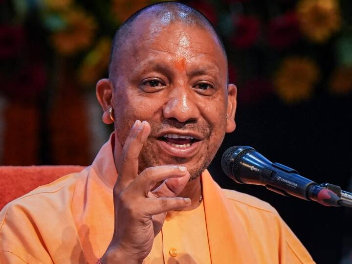 UP Traffic Challan Cancelled Of Five Years Yogi government gave big relief to vehicle owners UP Traffic Challan: यूपी में योगी सरकार ने गाड़ी मालिकों को दी बड़ी राहत, पांच साल के ट्रैफिक चालान किए माफ