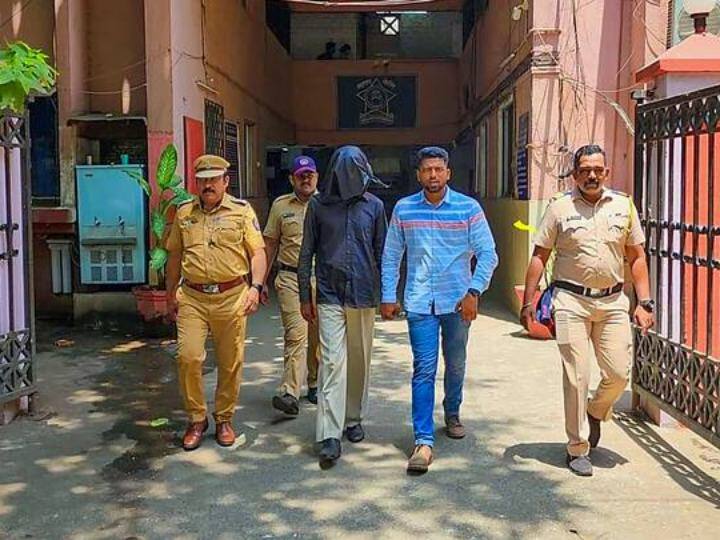 Mumbai Man Kills Live In Partner: महाराष्ट्र के मुंबई में इंसानियत को झकझोर देने वाली घटना सामने आई है. मीरा रोड इलाके में  रहने वाली में 32 साल की एक महिला की उसके प्रेमी ने हत्या कर दी.