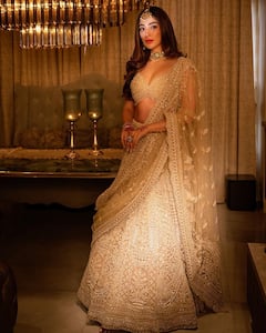 Raai Laxmi Photos: ట్రెడిషనల్ డ్రెస్సులో తళుక్కుమన్న రత్తాలు