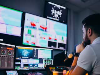 ​वीडियो एडिटिंग कोर्स करने के बाद कमाएं लाखों रुपये, पढ़ें डिटेल्स