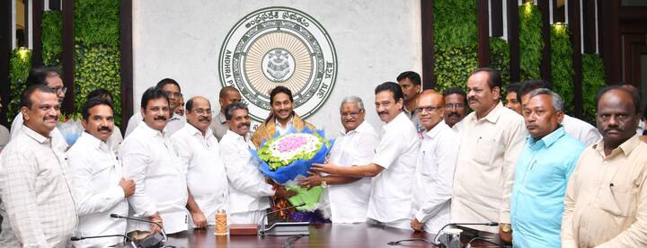 సీఎం జగన్ తమ సమస్యల పై సానుకూలంగా స్పందించారన్న ఉద్యోగులు