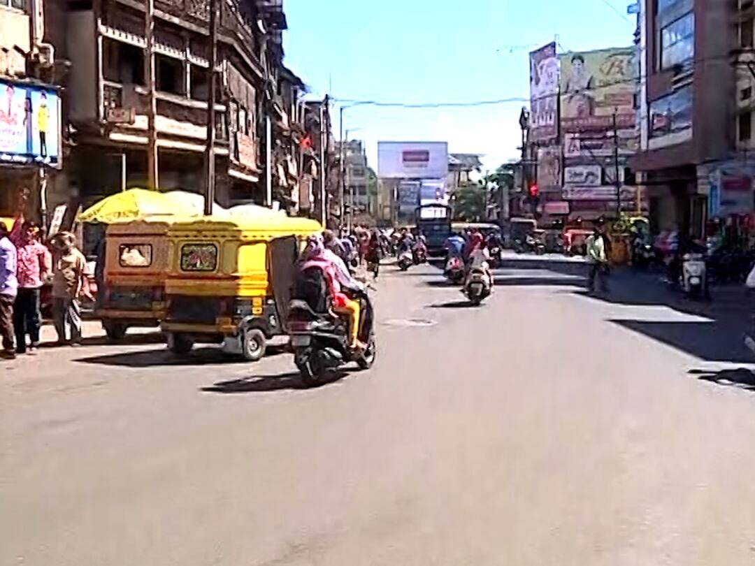 Kolhapur Violence Internet service restored in Kolhapur disrupted business started to return to normal Kolhapur News : कोल्हापुरात इंटरनेट सेवा पूर्ववत, खोळंबलेले व्यवहार पूर्वपदावर येण्यास सुरुवात