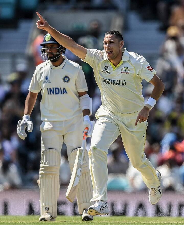 தொடக்க ஆட்டக்காரர் ரோஹித் ஷர்மா 15 ரன்கள் அடித்து ஆட்டம் இழந்தார். இவரை தொடர்ந்து கில் , புஜாரா, கோலி சொற்ப ரன்களில் ஆட்டமிழந்தனர்.