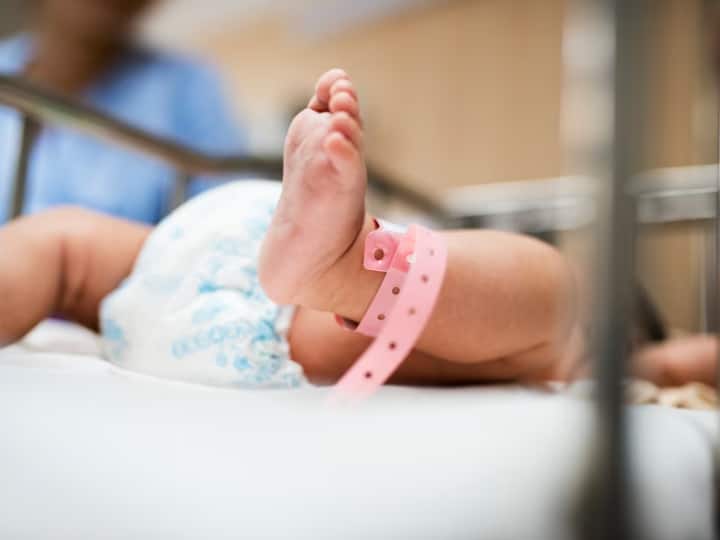 Low birth Rate in many countries will increase many problems in middle of this century भारत और चीन सहित कई देशों की जन्म दर में गिरावट, पढ़िए इसका दुनियाभर पर क्या असर पड़ेगा