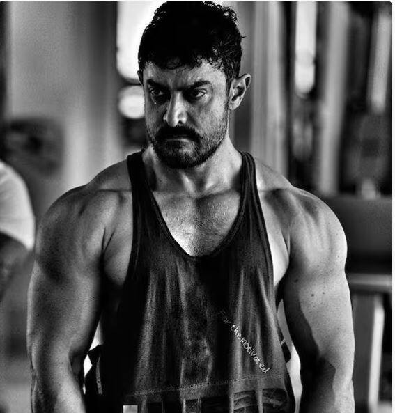 ਮਹਾਵੀਰ ਜੈਨ ਨੇ ਆਮਿਰ ਦੀ ਉਸ ਕਿੱਸੇ ਲਈ ਅਭਿਨੇਤਾ ਦੀ ਤਾਰੀਫ ਕੀਤੀ ਅਤੇ ਕਿਹਾ ਕਿ ਉਸ ਨੇ ਹਮੇਸ਼ਾ ਆਪਣੇ ਸਿਧਾਂਤਾਂ ਦਾ ਪਾਲਣ ਕੀਤਾ ਹੈ।