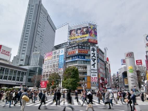 ટોક્યોઃ જાપાનની રાજધાની ટોક્યો આ યાદીમાં 10મા સ્થાને છે, જે સૌથી ગીચ વસ્તી ધરાવતું શહેર પણ છે.