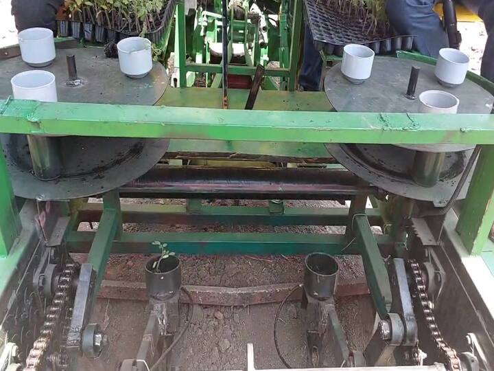 देशातील अभियांत्रिकी महाविद्यालये आणि कृषी महाविद्यालयातील विद्यार्थ्यांनी शेतीपूरक तयार केलेल्या प्रकल्पांची स्पर्धा नुकतीच सोसायटी ऑफ ऑटोमोटिव्ह इंजिनिअर्स (एसई) या जागतिक संस्थेच्या भारतातील एक्सपर्ट इंडिया संस्थेमार्फत राहुरी येथील महात्मा फुले कृषी विद्यापीठात घेण्यात आली.