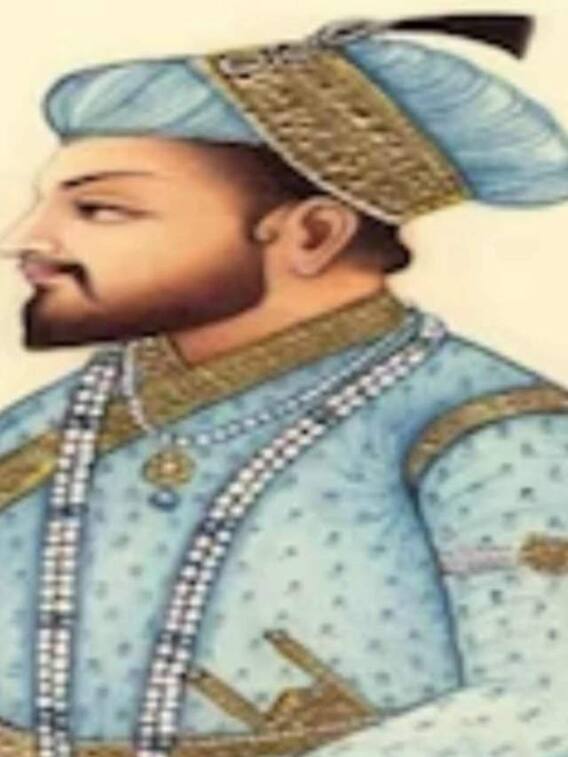 जब कुरान की आयतें लिखकर औरंगजेब ने बाढ़ के पानी में बहा दीं