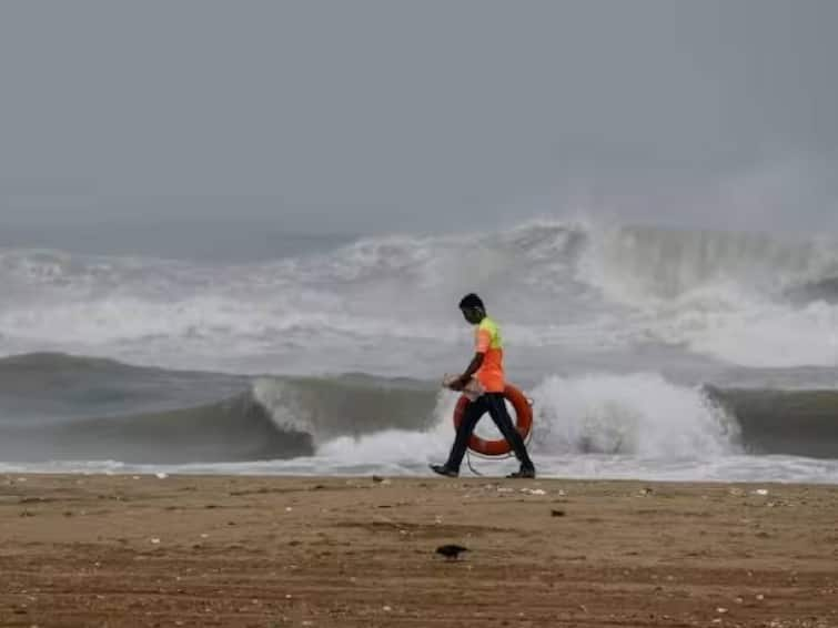 The India Meteorological Department said that the very intense cyclonic storm Biparjoy will move towards north-north-west direction in 48 hours. Biparjoy Cyclone: தீவிரமடையும் பிபர்ஜாய் புயல்.. மீனவர்கள் உடனே கரைக்கு திரும்ப அறிவுறுத்தல்.. புயலின் முழு விவரம்..