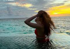 Sakshi Malik:  રેડ બિકિનીમાં સાક્ષી મલિકનો હોટ અંદાજ, જુઓ વાયરલ તસવીરો