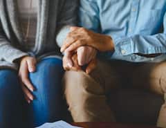 Pune Crime news : मॅट्रिमोनियल साइट्सवर जोडीदार शोधायला गेल्या अन् सायबर भामट्याच्या जाळ्यात अडकल्या, नेमकं काय घडलं?